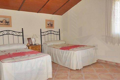 Villa-Country-House-fifth-guest-bedroom-Alhaurin-el-Grande-Malaga-Spain-Magnificasa