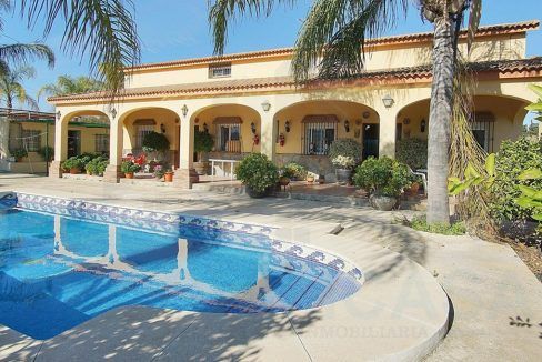 Villa-Country-House-pool-view-terras2-Alhaurin-el-Grande-Malaga-Spain-Magnificasa