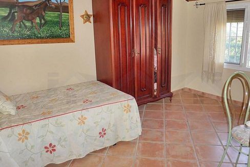Villa-Country-House-six-guest-bedroom-Alhaurin-el-Grande-Malaga-Spain-Magnificasa