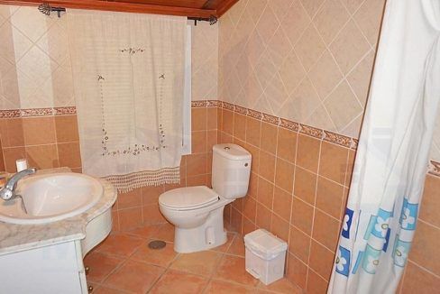 Villa-Country-Housefourth-guest-bathroom-Alhaurin-el-Grande-Malaga-Spain-Magnificasa