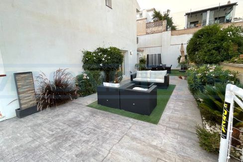 M002086-Casa-chalet-urbanisation-Coin-view-terrace-side-Magnificasa