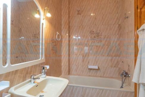 M002089-Casa-chalet-adosada-centro-Alhaurin-el-Grande-guest-bathroom2-Magnificasa