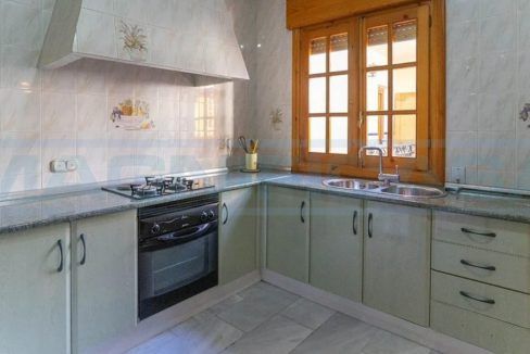 M002089-Casa-chalet-adosada-centro-Alhaurin-el-Grande-kitchen-Magnificasa