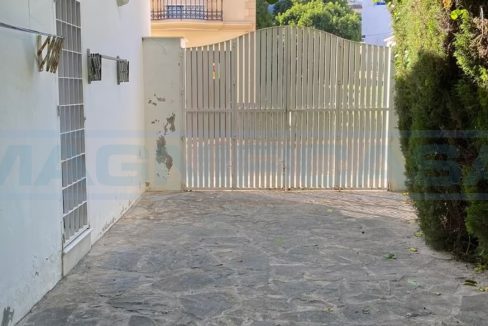 M002056-Villa-driveway-Calle-Felicidad-Alhaurin-el-Grande-Magnificasa