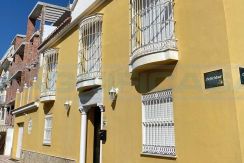 M002056-Villa-view-front-Calle-Felicidad-Alhaurin-el-Grande-Magnificasa
