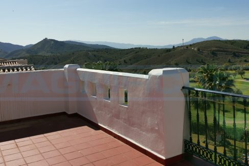 M002068-Casa-Adosado-view-roofterrace-mountains-leftside-Alhaurin-Golf-Magnificasa