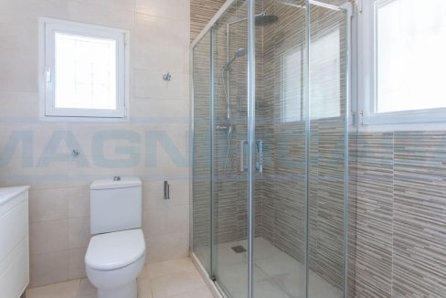 Finca-rustica-for-sale-guest-bathroom-Alhaurín-el-Grande-ref-M002075-Magnificasa