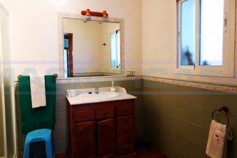 Casa-Adosada-Calle-Convento-Room-Bathroom-downstairs-Alhaurin-el-Grande-Magnificasa