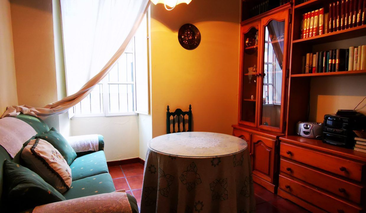 Casa-Adosada-Calle-Convento-Room-next-entree-Alhaurin-el-Grande-Magnificasa