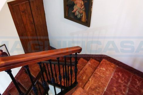 Casa-Adosada-Calle-Convento-Stairs-Alhaurin-el-Grande-Magnificasa