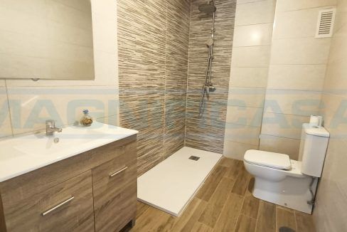 M002114-Casa-Adosado-Reformad-3dorm-Coin-master-bathroom1-Magnificasa
