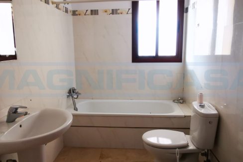 M002125-Finca-Rustica-de-Campo-Piscina-Alhaurin-el-Grande-view-Bathroom-downstairs-Magnificasa