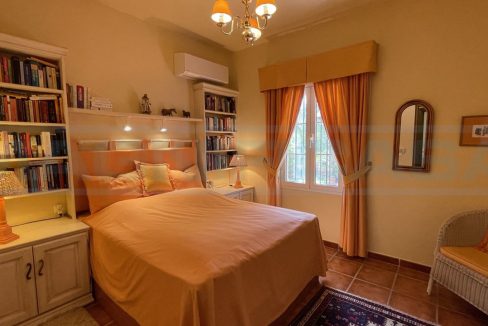 Casa-Finca-3-habitaciones-con-Jardin-terraza-y-piscina-alhaurin-el-Grande-guest-bedroom1-Magnificasa