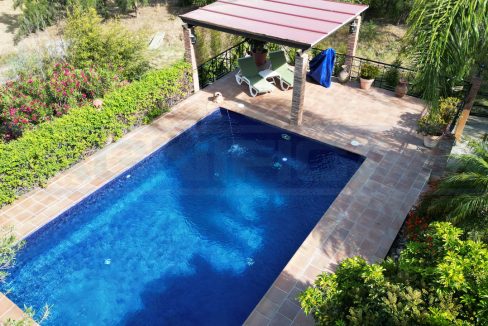 Casa-Finca-3-habitaciones-con-Jardin-terraza-y-piscina-alhaurin-el-Grande-view2-pool-Magnificasa