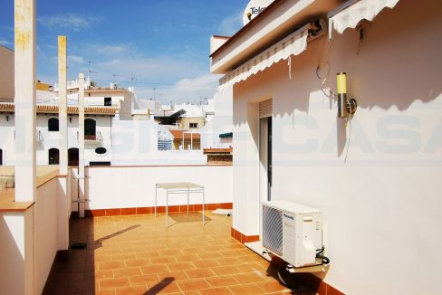 Casa-adosada-5-dormitorios-3-banos-Garaje-centro-view-roof-terrace-Alhaurin-el-Grande-Magnificasa