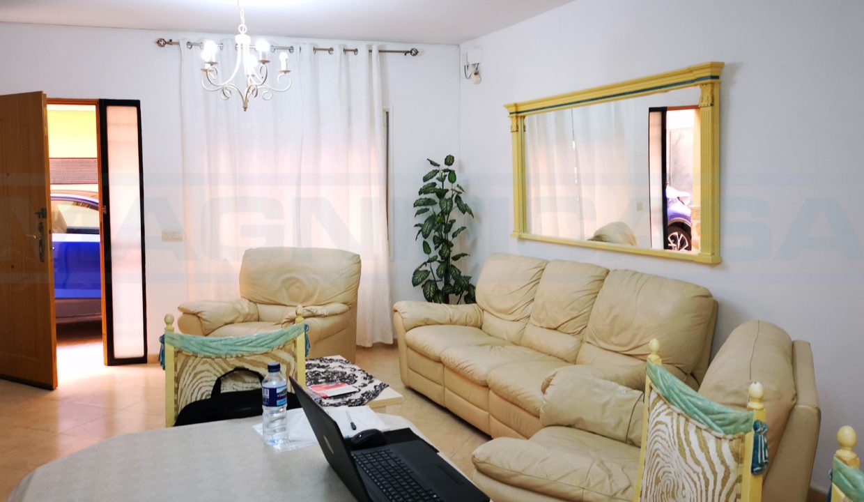 Casa-centro-3-habitaciones-2 banos-con-patio-view-Salon-Alhaurin-el-Grande-Magnificasa