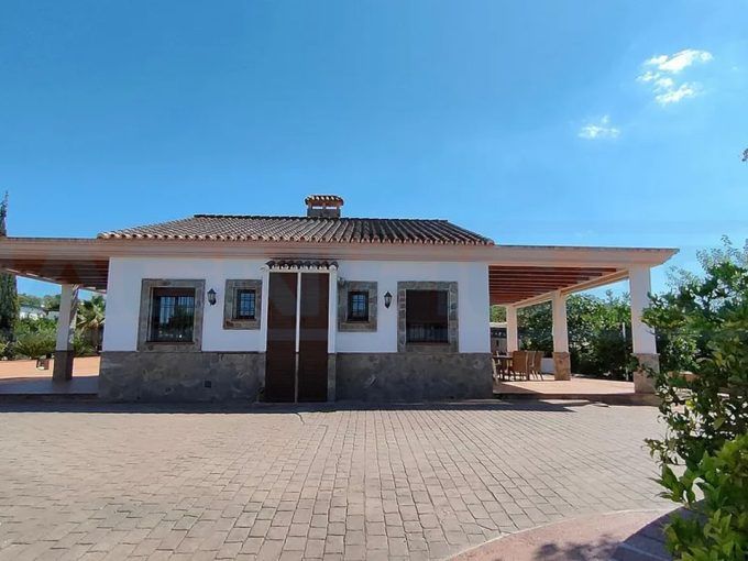 Casa de Campo en Coín en Venta 1 habitación con terraza y jardín-11.000m2-frontview-Magnificasa