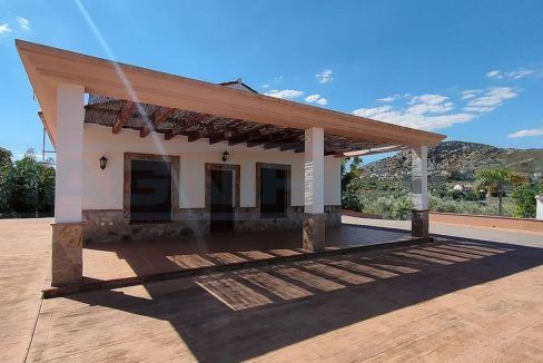 Casa de Campo en Coín 1 habitación con terraza y jardín-11.000m2-frontview-mountains-Magnificasa