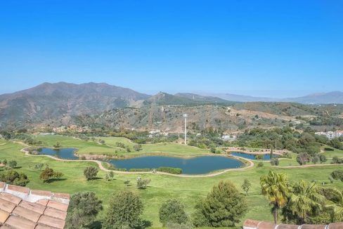 Penthouse-for-sale-4-bedrooms-4-bathrooms-pool-Alhaurin-Golf-Malaga-view-terrace-Golf-course