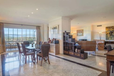 Penthouse-for-sale-4-bedrooms-4-bathrooms-pool-Alhaurin-Golf-Malaga-view1-Salon