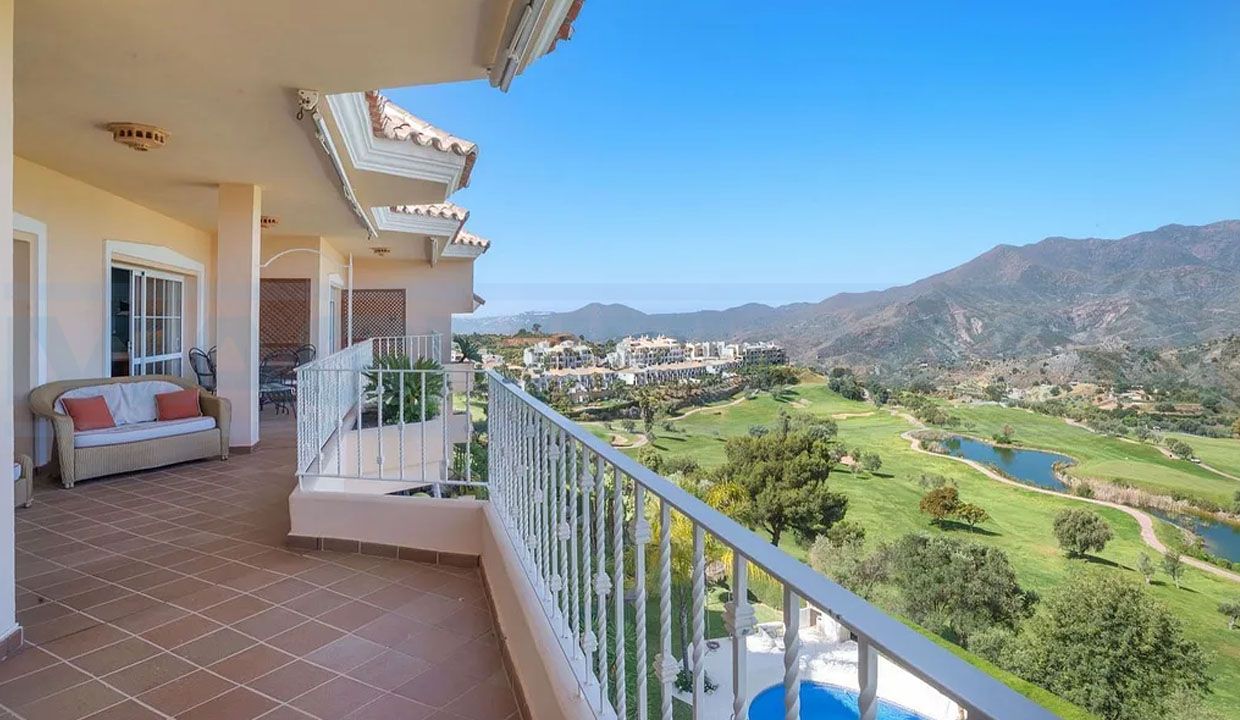 Penthouse for sale 4-bedrooms 4-bathrooms pool in Alhaurin Golf near Malaga view2-balcony-Golf-course