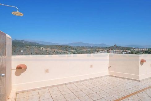 Penthouse-for-sale-4-bedrooms-4-bathrooms-pool-Alhaurin-Golf-Malaga-view3-Roof-terrace