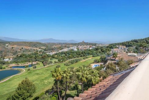 Penthouse-for-sale-4-bedrooms-4-bathrooms-pool-Alhaurin-Golf-Malaga-view6-Roof-terrace