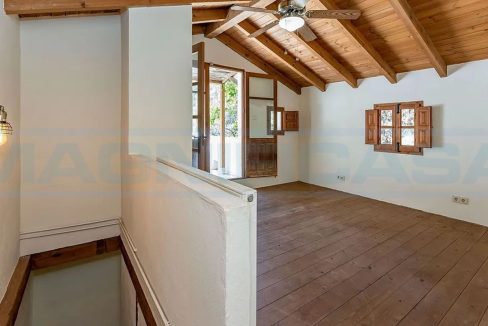 Villa-Chalet en venta 3 dormitorios-1bano en Coín-view-room-upstairs-Magnificasa