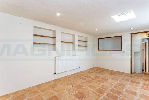Villa-Chalet en venta 3 dormitorios-1bano en Coín-view1-bedroom-Magnificasa
