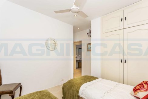 Finca-3-bedroom-pool-Tolox-view-guest-bedroom1-Magnificasa