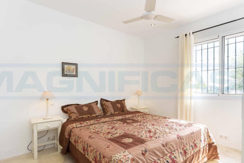 Finca-3-bedroom-pool-Tolox-view-guest-bedroom2-Magnificasa