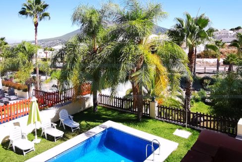 Semi-detached-house-4bedrooms-3bathrooms-terrace-and-pool-nebrales-view1-pool-and distance-Magnificasa