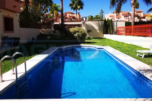 Semi-detached-house-4bedrooms-3bathrooms-terrace-and-pool-nebrales-view2-pool-Magnificasa