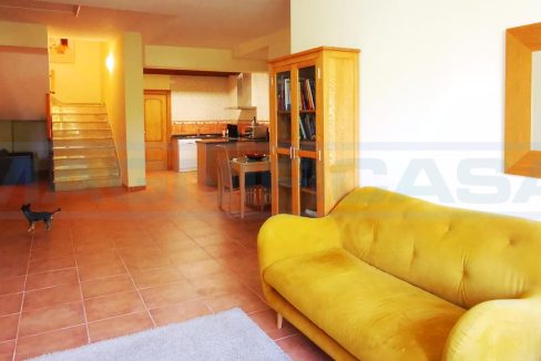 Semi-detached-house-4bedrooms-3bathrooms-terrace-and-pool-nebrales-view2-salon-downstairs-Magnificasa