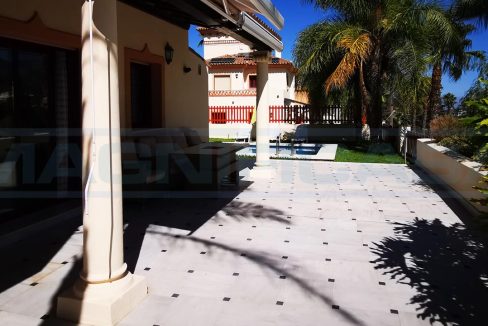 Semi-detached-house-4bedrooms-3bathrooms-terrace-and-pool-nebrales-view2-terrace-garden-and-pool-Magnificasa