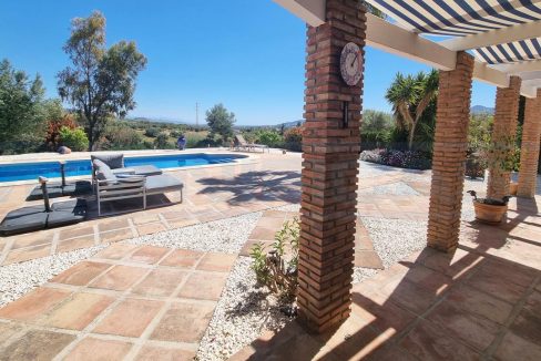 Chalet-2-habitaciones-2Banos-terraza-y-piscina-view-pool-terrace-house-Magnificasa
