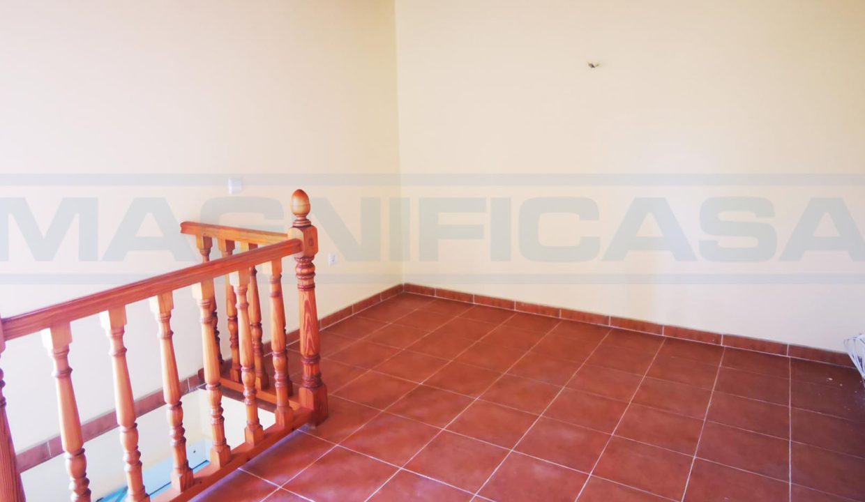 Semi-detached-house-4bedrooms-3bathrooms-terrace-and-pool-nebrales-view-attick