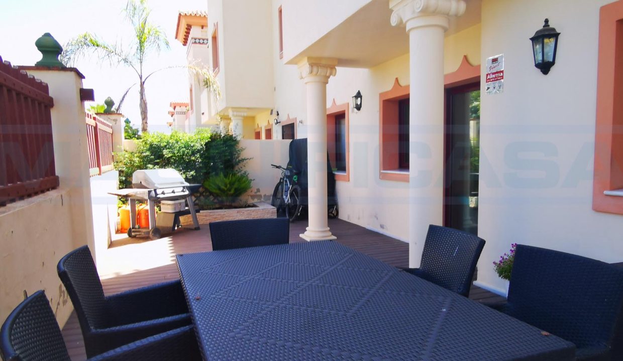 Semi-detached-house-4bedrooms-3bathrooms-terrace-and-pool-nebrales-view-backside-house