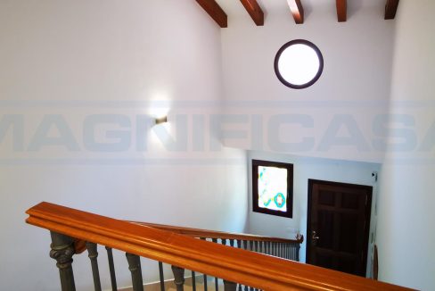 Semi-detached-house-4bedrooms-3bathrooms-terrace-and-pool-nebrales-view-entrance-hall1-upstairs