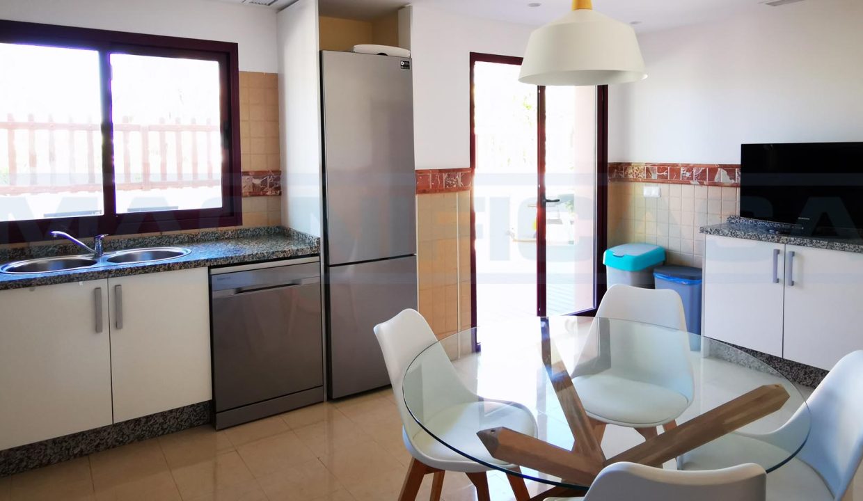 Semi-detached-house-4bedrooms-3bathrooms-terrace-and-pool-nebrales-view-kitchen1