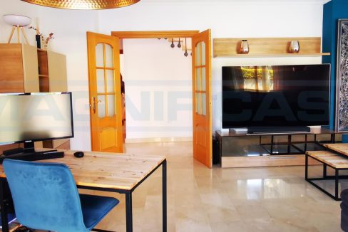 Semi-detached-house-4bedrooms-3bathrooms-terrace-and-pool-nebrales-view-salon-hall