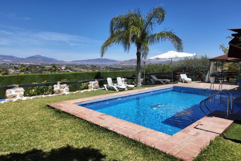 Finca-rustica-3dorm-2banos-piscina-alhaurin-el-Grande-Magnificasa-view-pool-terrace