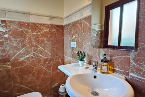 Townhouse-4bedrooms-3bathrooms-view-bathroom-hall-Coin-Alhaurin-el-Grande