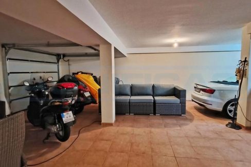 Townhouse-4bedrooms-3bathrooms-view-entrance-garage-Coin-Alhaurin-el-Grande