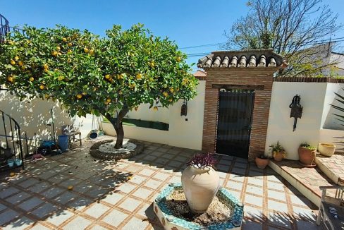 Villa-3bed-2bath-view-entrance-gate-Alhaurin-el-Grande