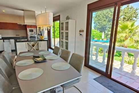 Villa-3bed-2bath-view-kitchen-dinning-house-Alhaurin-el-Grande