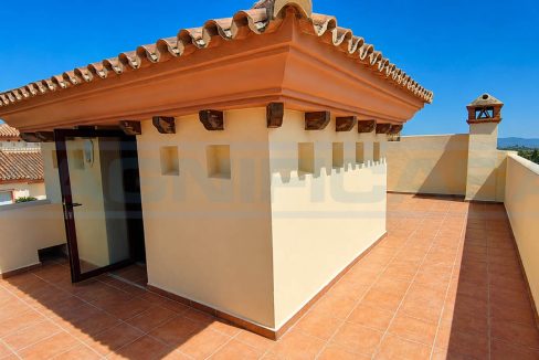 Townhouse-5-bedrooms-4-bathroom-View-top-terrace-house-Malaga