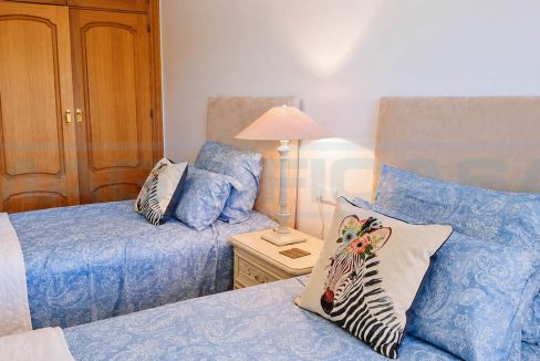 Townhouse-5-bedrooms-4-bathroom-with-Mountain-View-second-guest-bedroom-basement-Coin-Malaga