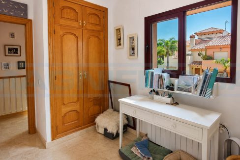 Townhouse-5-bedrooms-4-bathroom-with-Mountain-View1-guest-bedroom-main-house-Coin-Malaga