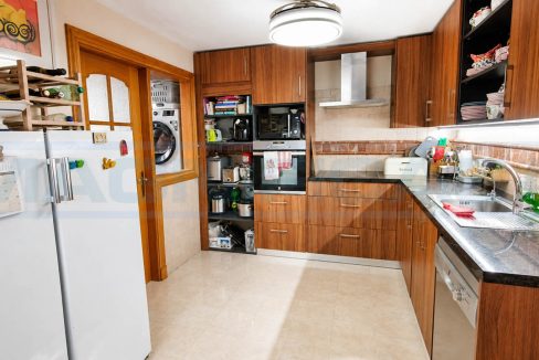 Townhouse-5-bedrooms-4-bathroom-with-Mountain-View2-kitchen-main-house-Coin-Malaga